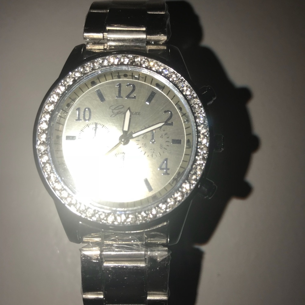 Stylish watch & bracelet